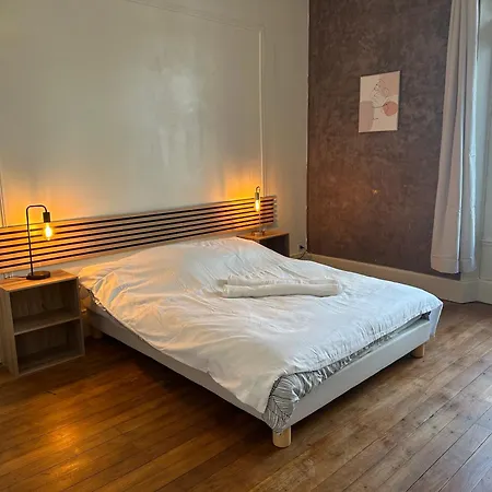 F4 Centre Moulins Apartment *
