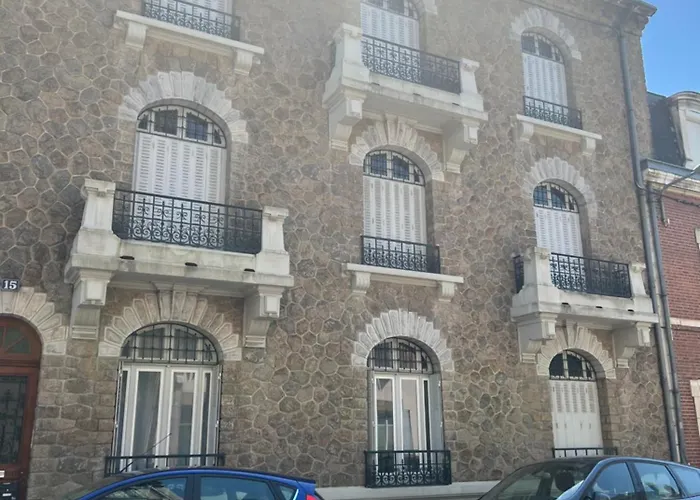 F4 Cosy Centre Moulins (Allier)