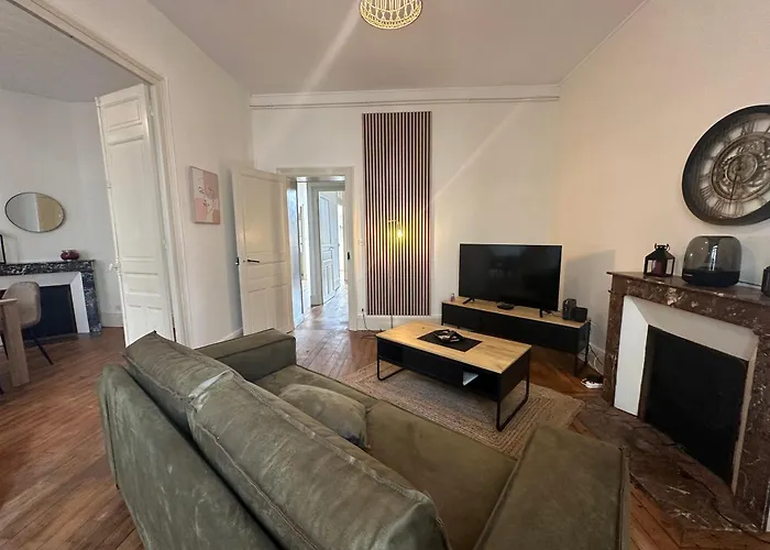 Апартаменты F4 Cosy Centre - 3 Lits Doubles -ideal Famille & Sejour Pro